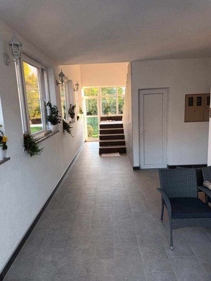 Apartmani Marijamagdalena Gracac  Exterior photo