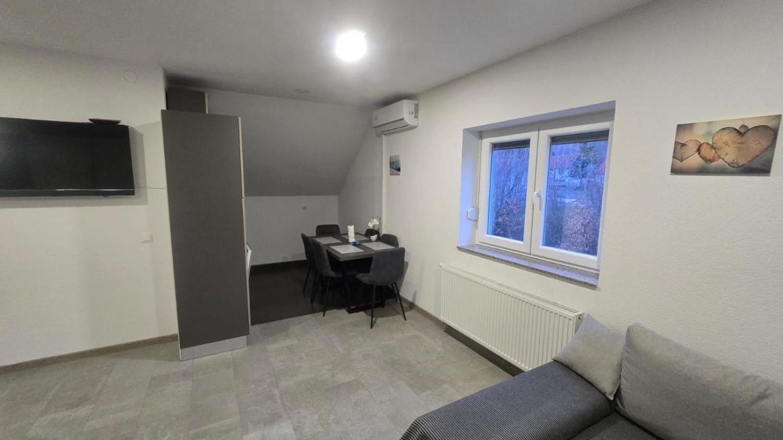 Apartmani Marijamagdalena Gracac  Exterior photo